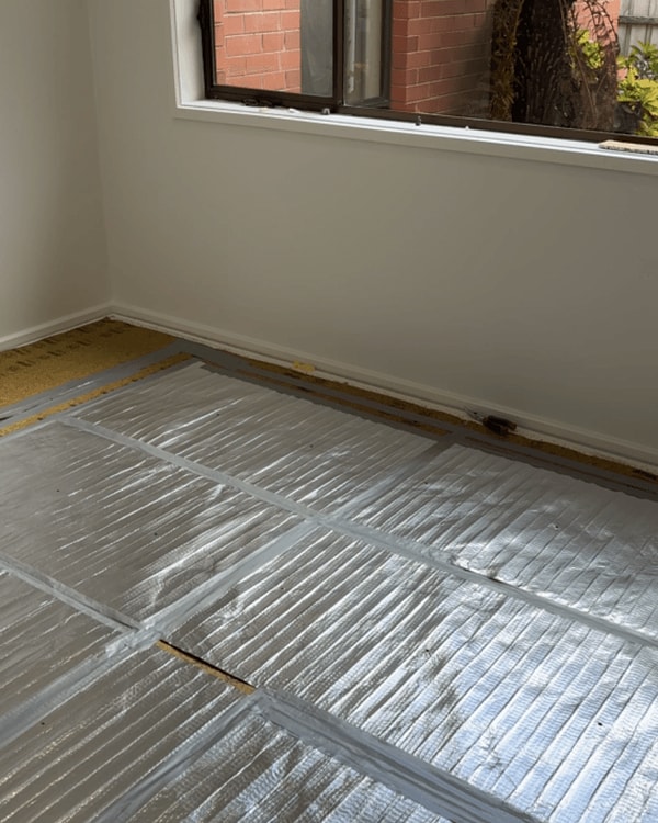 Yapılan araştırmalar, konutlardaki ısı kaybının büyük bir kısmının yalıtımsız zeminlerden kaynaklandığını ortaya koyuyor.