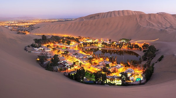 Huacachina, "Amerika’nın Vahası" olarak anılıyor.