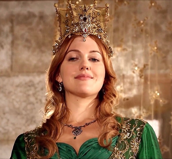 Meryem Uzerli'yi Muhteşem Yüzyıl'daki Hürrem Sultan rolüyle tanıdık.