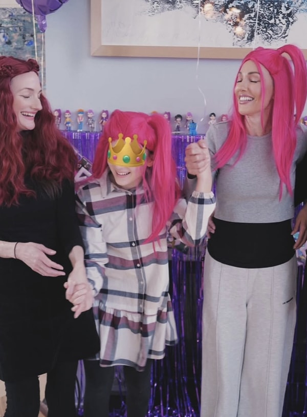 Ünlü oyuncu Meryem Uzerli’nin 10 Şubat 2014 tarihinde dünyaya gelen en büyük kızı Lara Jemima 12 yaşına bastı.