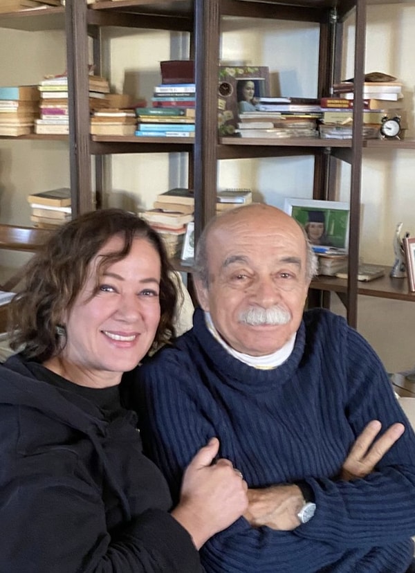 Bennu Yıldırımlar, sinema ve tiyatro kariyerindeki başarısının yanı sıra özel hayatıyla da sık sık gündeme gelen isimlerden biri.