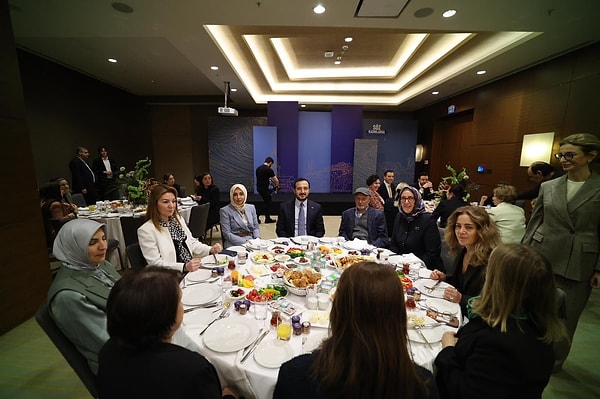 Programa AK Parti İstanbul İl Başkanı Abdullah Özdemir de katıldı.