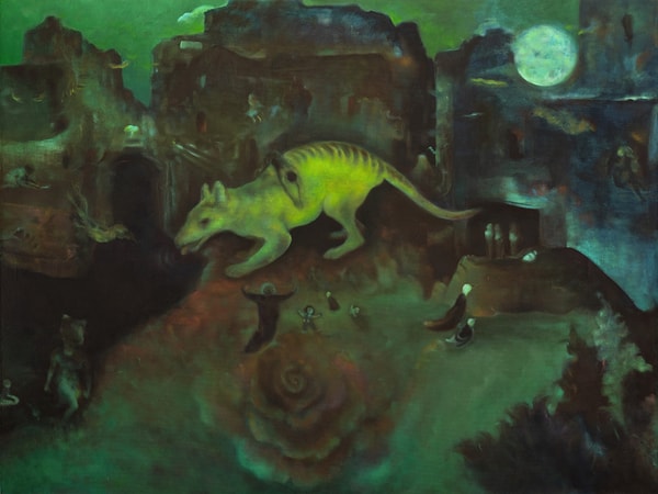 “Untold Tales” serginizin; “anlatılmamış hikâyelerin eksikliğinden değil, onların tüketilmeye direnç gösteren varlıklarından” doğduğunu söylüyorsunuz. Sizce sessizlik nasıl bir direniş biçimidir? Ve ayrıca sizin için sanatta direnç, neye karşı ve nasıl mümkündür?