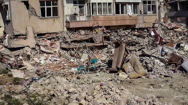 Deprem habercisi mi? Bilim insanları Hatay'da 'radon gazı'nı takip ediyor.