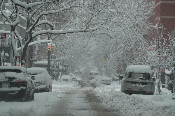 Olumsuz hava şartları hava ulaşımını da ciddi şekilde etkiledi.