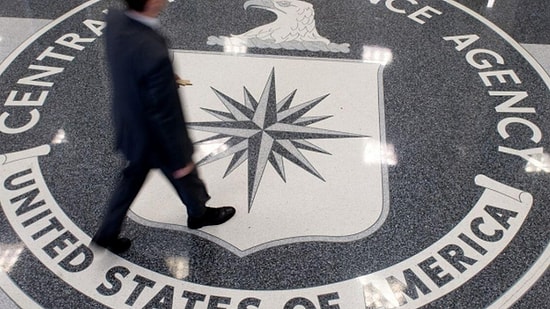 CIA Calls on the Iranian People in Persian to Become Informants