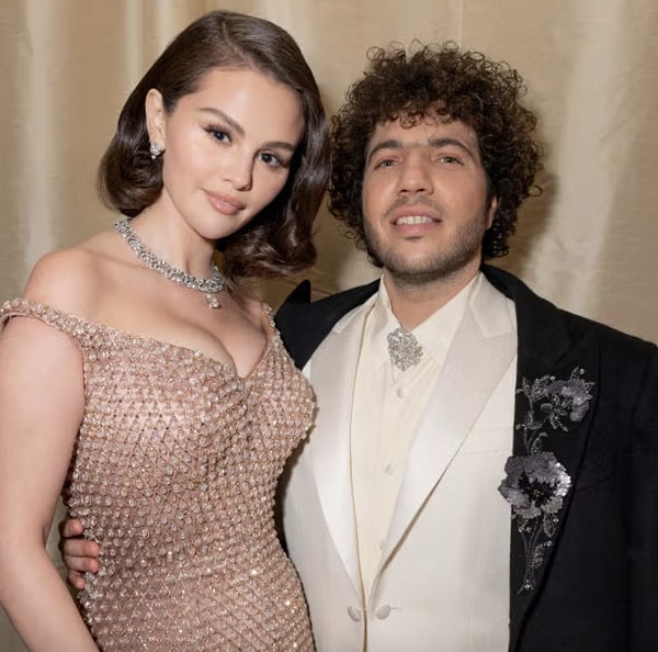 Dünyaca ünlü şarkıcı Selena Gomez ile müzik yapımcısı Benny Blanco’nun birlikteliği şimdilerde Hollywood’un en dikkat çeken ilişkilerinden biri.