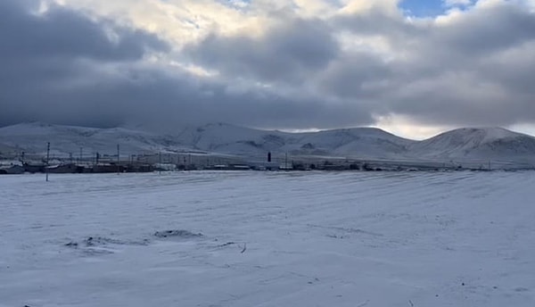 Halk kar yağışını bereketli yarınların müjdecisi olarak görüyor.
