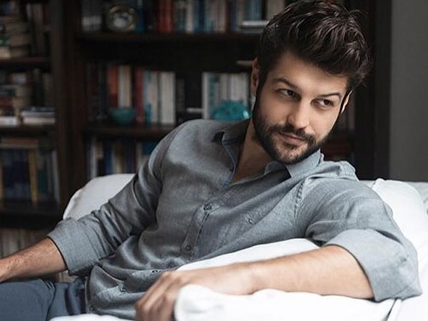 Serhat Teoman, Show TV'nin sevilen dizisi Veliaht kadrosuna dahil oldu.