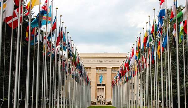 Karayipler'de ülkeler kolaylıkla vatandaşlık verebiliyor.