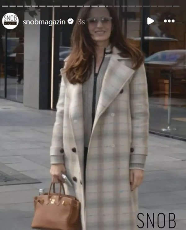 Uzun süredir kameralardan uzak yaşayan Selin Demiratar, geçtiğimiz gün İstanbul’daki bir alışveriş merkezinde görüntülendi.