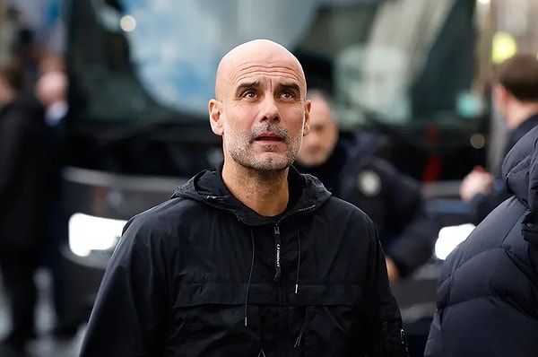 Leeds taraftarının protestosu Guardiola'yı çıldırttı.