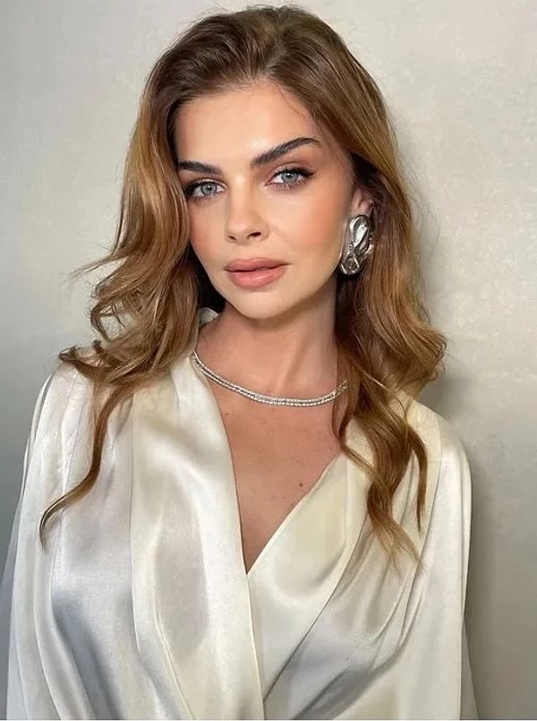 Kavak Yelleri dizisindeki Aslı karakteriyle hafızalara kazınan Pelin Karahan, bu kez bir proje değil sektöre dair yorumu ile gündemde.