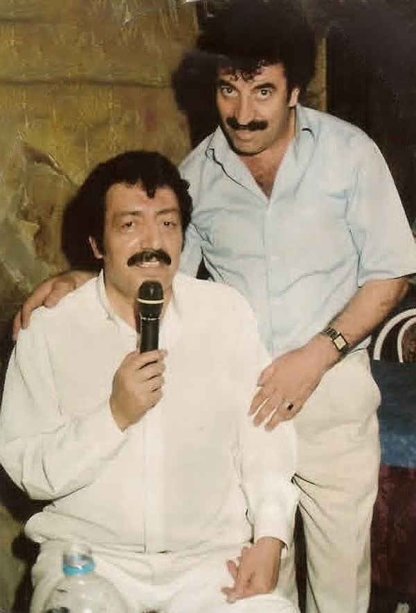 Arabesk müziğinin efsane ismi Müslüm Gürses, vefatının üzerinden yıllar geçse de hayranlarının kalbinde yaşamaya devam ediyor.