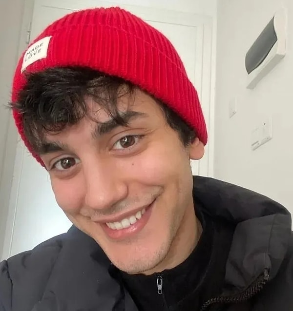 27 yaşındaki oyuncu İbrahim Yıldız’ın vefat haberi sevenlerini derinden sarstı.