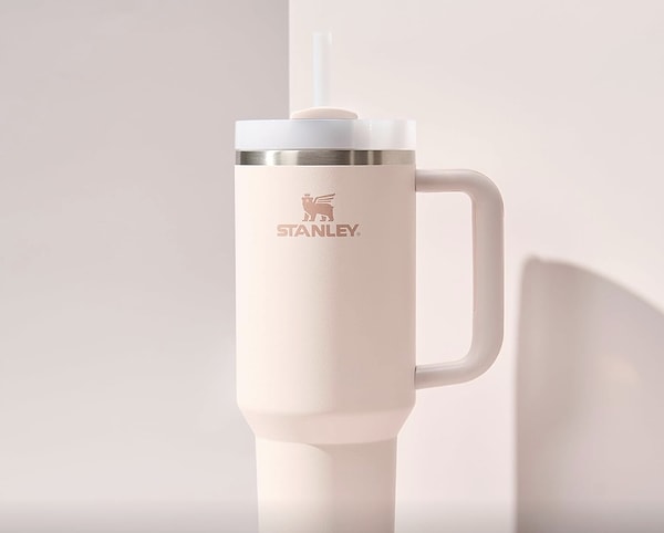 Sosyal medyanın göz bebeği: Stanley Quencher Pipetli Termos Bardak, 1.18 L