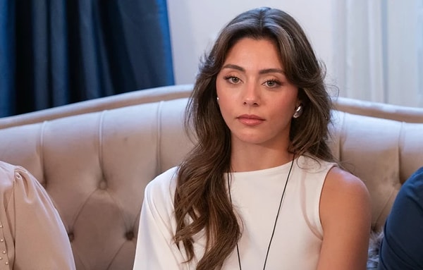 Kızılcık Şerbeti’nin Doğa’sı olarak tanınan Sıla Türkoğlu diziden ayrılmasıyla seyircileri şoke etmişti.