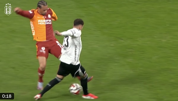 28.dakikada yaşanan pozisyon Beşiktaşlıların tepkisini çekti.