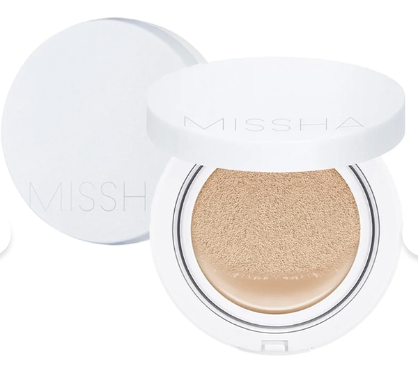 Işıl ışıl bir cilt: Hem nemlendirir hem kusurları örter!