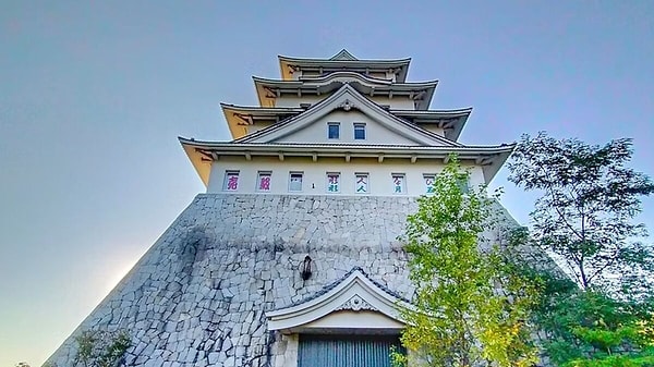 Japonya’da 6 katlı şato yaklaşık 2 milyon 783 bin TL’ye satışta