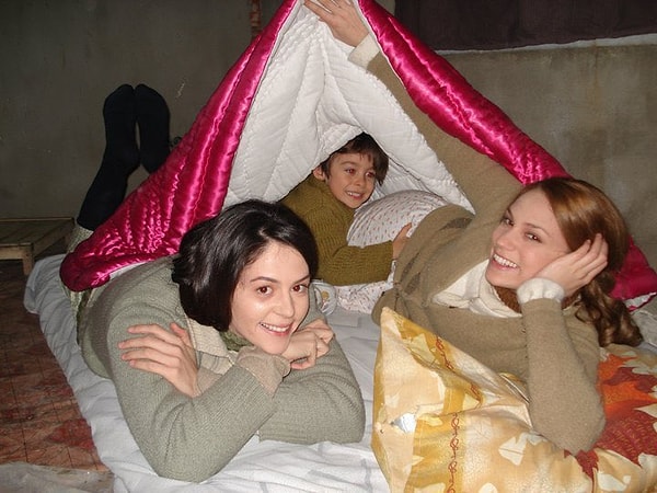 Türk televizyon tarihinin eski dizileri son dönemde yeniden konuşulmaya başladı.