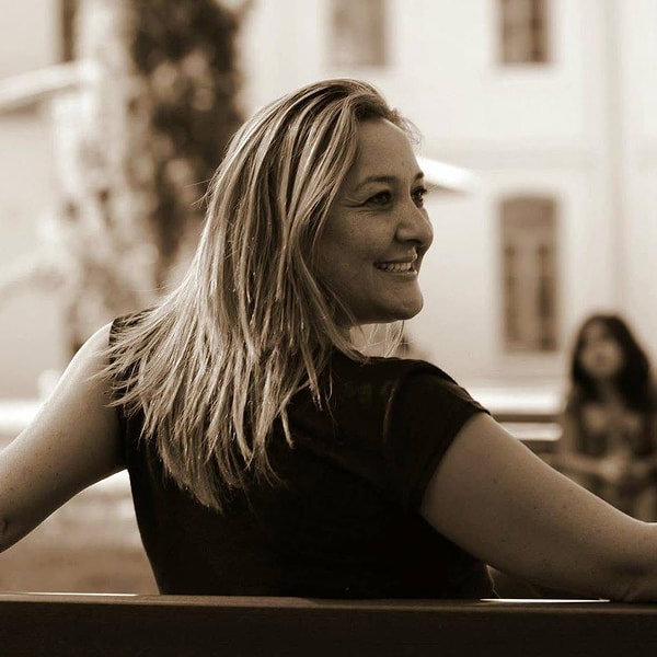 Çadırda başlayan bir çocukluktan dünyanın büyük bölümünü görmeye uzanan yolculuğunuzda sizi “uçmaya” iten ilk hayal neydi?