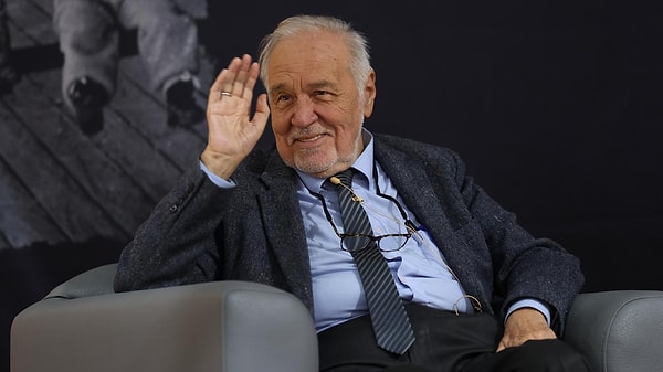 İstanbul Emniyet Müdürlüğü Trafik Denetleme Şube Müdürlüğünce, Prof. Dr. Ortaylı için Fatih'te gerçekleştirilecek cenaze programı kapsamında trafiğe kapatılacak yollar ve alternatif güzergahlar belirlendi.