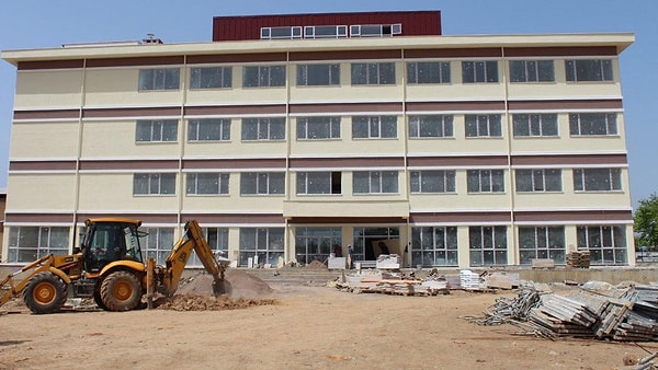 Çok daha konforlu okullar inşa ediliyor