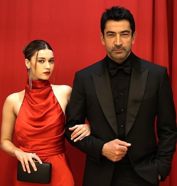 Atv ekranlarında yayın hayatına başlayan A.B.İ. dizisi 10+ reyting alarak zirveye Uzak Şehir ve Taşacak Bu Deniz'in ardından en çok izlenen dizi olmuştu.