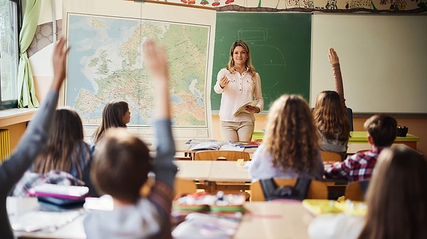 Bakanlıktan yapılan açıklamaya göre; Türkiye Yüzyılı Maarif Modeli'nin (TYMM) programlar arası bileşenleri arasında tanımlanan 'okuryazarlık becerileri' kapsamında, finansal okuryazarlık önemli bir beceri alanı olarak yer alıyor.