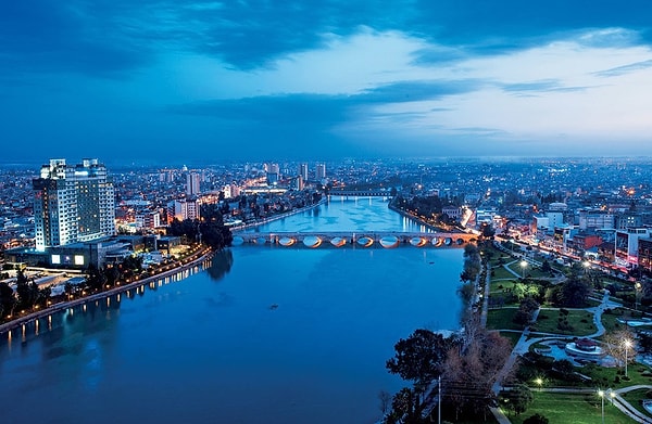 Adana, sahip olduğu zengin mineral çeşitliliği ve henüz tam kapasiteyle değerlendirilmemiş rezervleriyle Türkiye'nin yer altı kaynakları haritasında merkezi bir konuma yükseliyor.