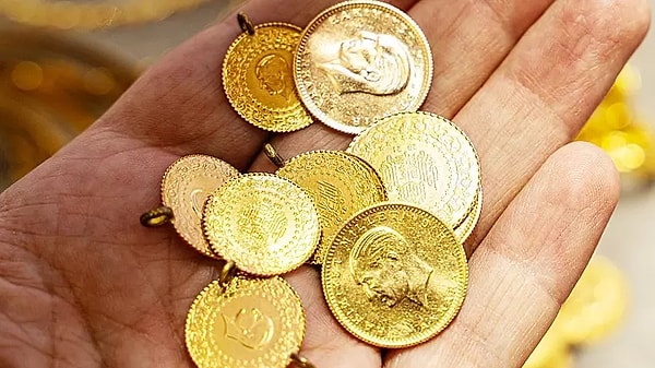 Economist Selçuk Geçer made a bold claim, predicting a surge in gold prices to '10,000 dollars'.