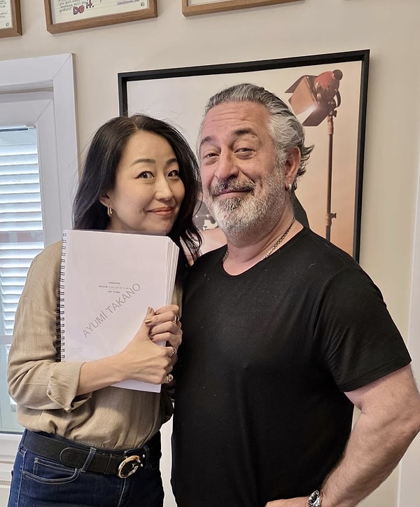 Geçtiğimiz saatlerde sosyal medya hesabından paylaşım yapan Cem Yılmaz, takipçilerine sürpriz yaptı.