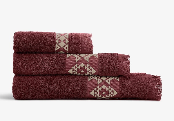 Banyonuza şıklık katın: Hereke 3’lü Havlu Seti!