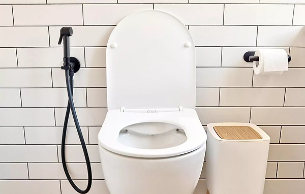 Tuvaleti hidrojen peroksitle temizlemek oldukça kolay