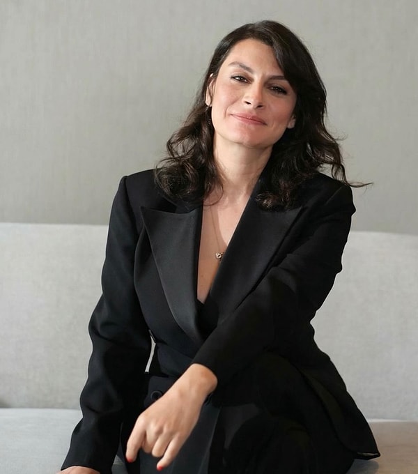 Dizinin yönetmenliğini Müge Uğurlar üstleniyor.