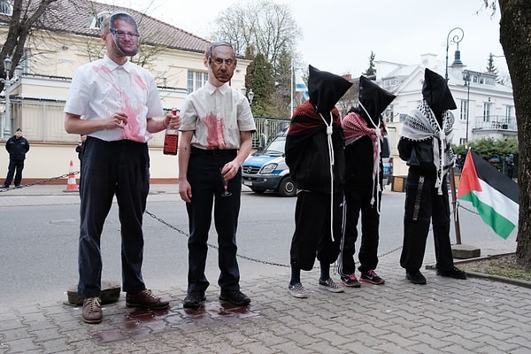 İsrail’in skandal idam yasasına tüm dünyadan da tepkiler geldi.