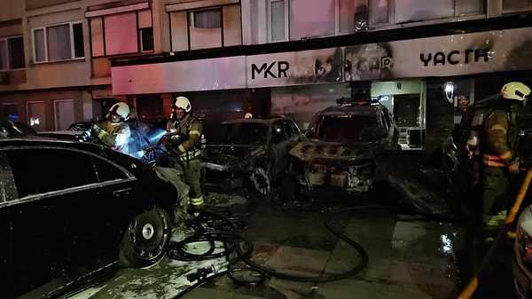 Ekiplerin çalışmaları sonrasında yangının başlama sebebinin kundaklama şüphesi üzerinde durulduğu belirtildi.