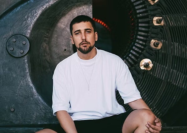 İlkay Şencan Kimdir? İlkay Şencan Nereli, Kaç Yaşında ve Şarkıları Neler?