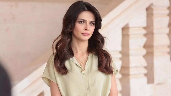 Ceren Moray'ın dahil olmasıyla birlikte "Yeni başrol o mu?" tartışmaları ortaya çıkarken Sinem Ünsal'ın diziden ayrılacağı iddia edildi.