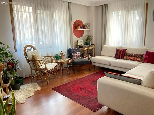 5. Sevdiğin şarkıları dinlerken kendini nasıl bir ortamda hayal edersin?