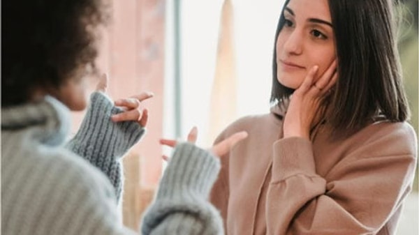 Dunning-Kruger etkisi, modern iş dünyasında çeşitli şekillerde kendini gösterir.