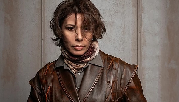 Ünlü sanatçı İntizar, Saba Tümer’in programında yaptığı açıklamalarla dikkat çekti.