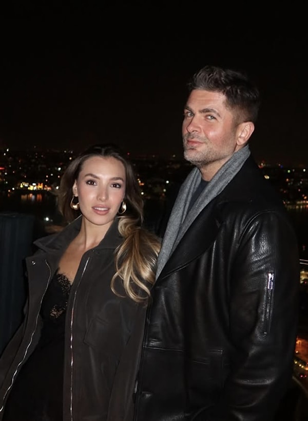 Survivor All Star 2022 sezonuna performansları kadar yaşadıkları ilişkiyle de damga vuran Mert Öcal ve Sude Burcu, o dönem en çok konuşulan isimlerden olmuştu.