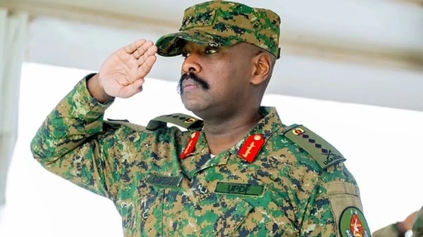 1 milyar dolar talep etmişti.