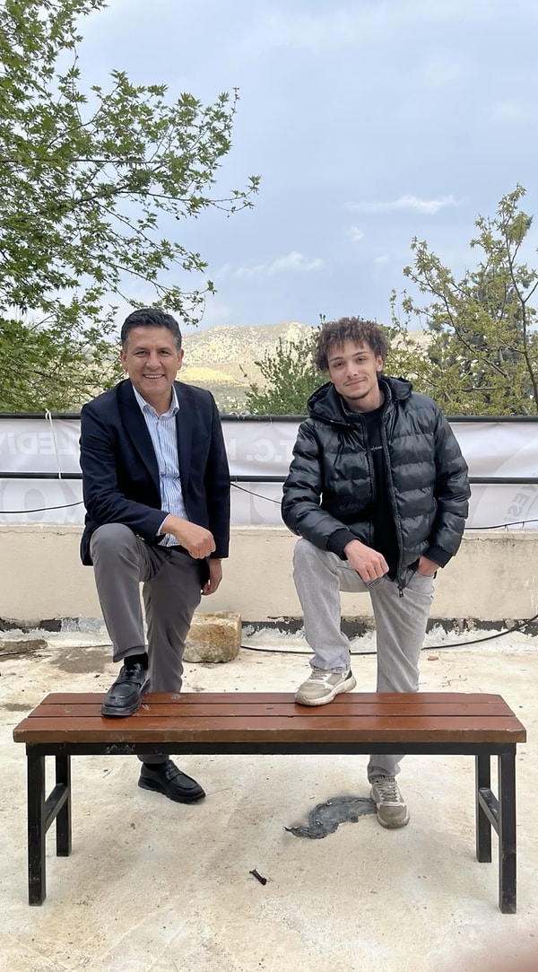 Bir kullanıcının belediye bankını alıp götürmesi Belediye Başkanı'nın radarından kaçmadı.