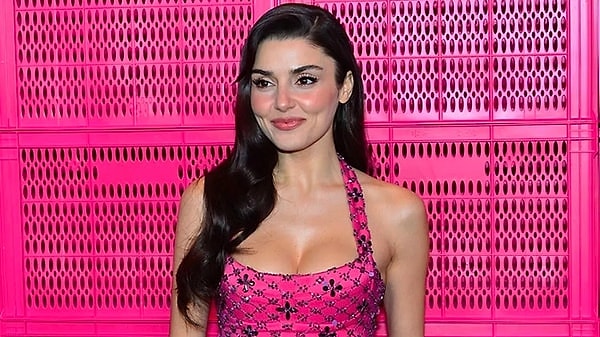 Hande Erçel’in Kariyerindeki Dönüm Noktaları ve Popüler Dizileri