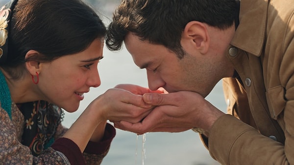 Helin Kandemir ve Aytaç Şaşmaz'ın başrollerini paylaştığı Sevdiğim Sensin büyük bir başarı yakaladı.