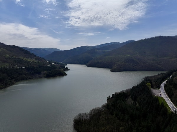 Özellikle Yıldırım, Nilüfer, Osmangazi, Gürsu, Kestel ve Mudanya’nın bir kısmına su sağlayan havzada, geçen yıl ciddi bir su krizi yaşanmıştı.