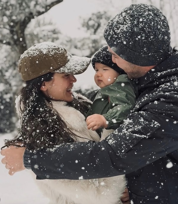 The relationship between Pınar Deniz, a beloved figure on the screen, and the accomplished actor Kaan Yıldırım, has become one of the most "out of sight yet intriguing" romances in the world of showbiz.